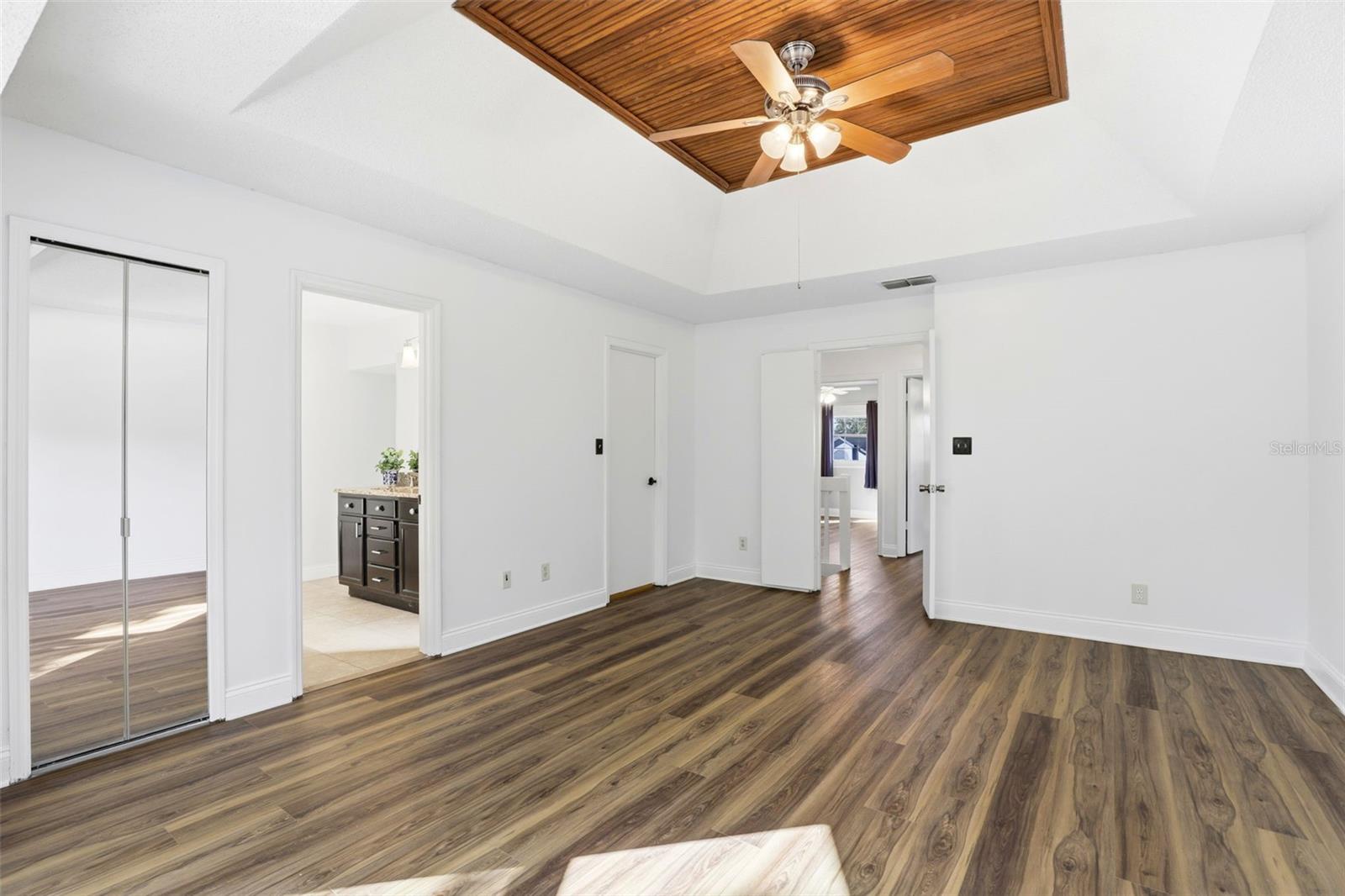 REMINGTON OAKS AT THE CROSSINGS - Residential