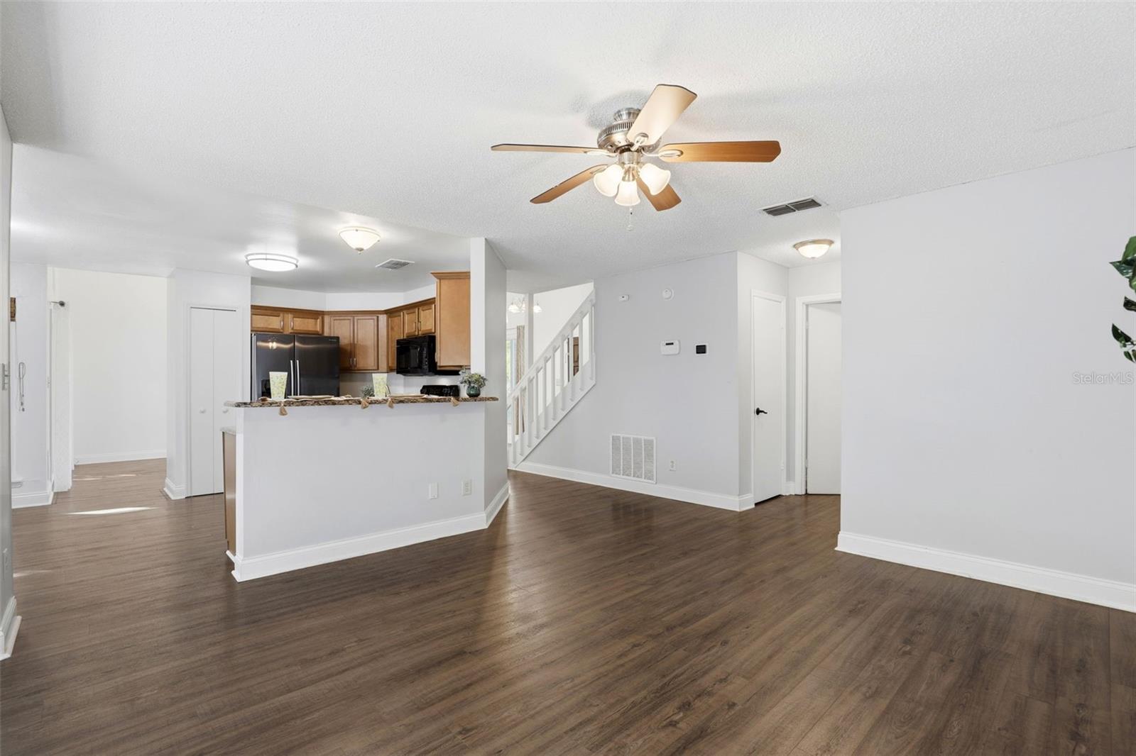 REMINGTON OAKS AT THE CROSSINGS - Residential