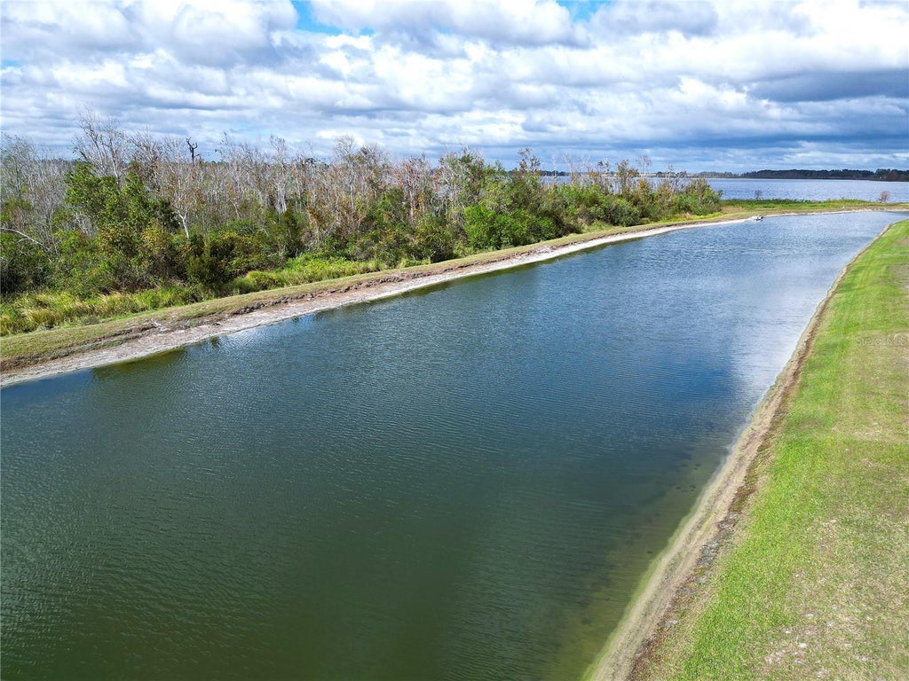 Photo of 465 Adams View Lane, Auburndale, FL 33823 (MLS # L4964408)