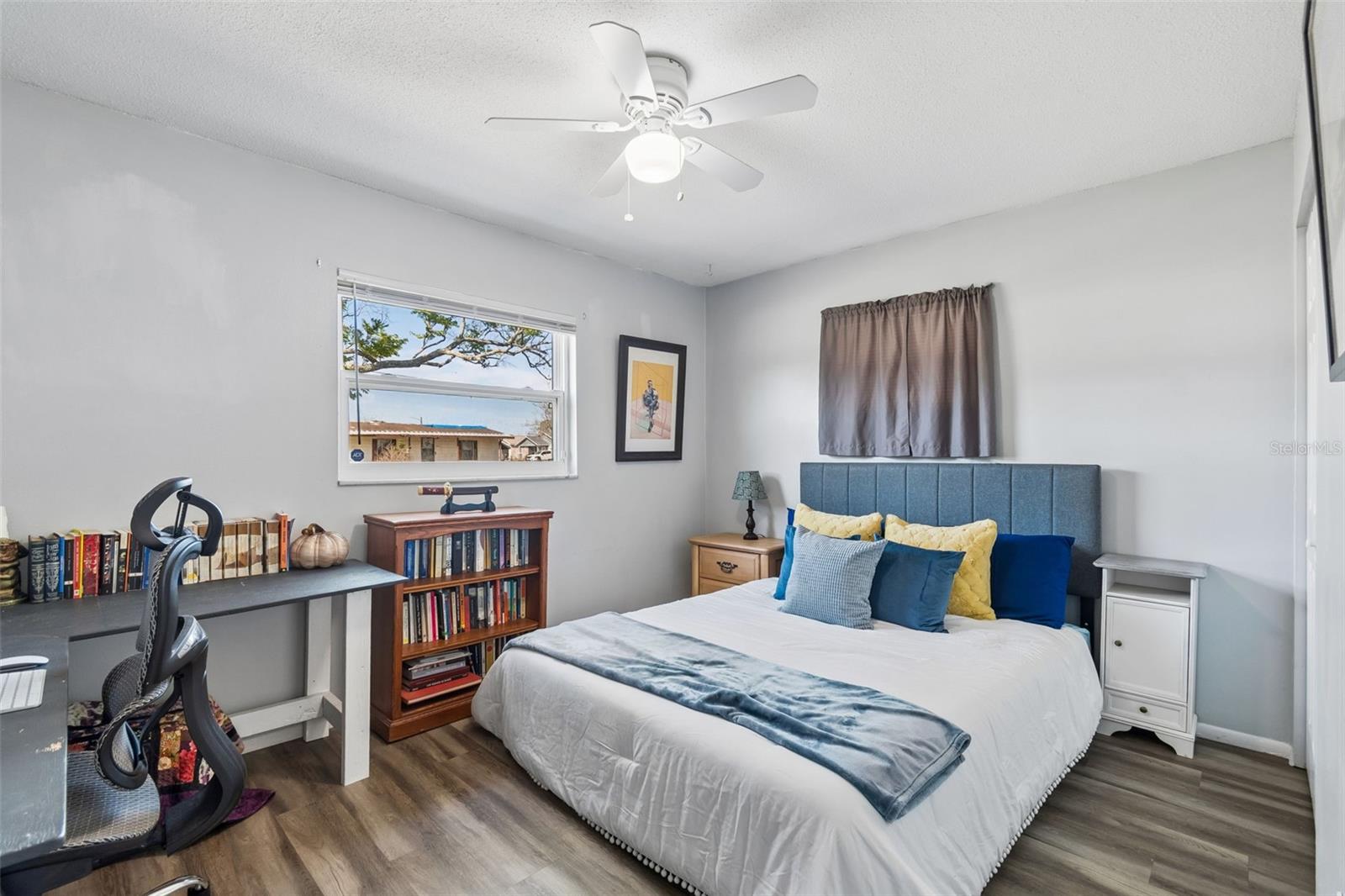 BONNIE BAY UNIT ONE - Residential