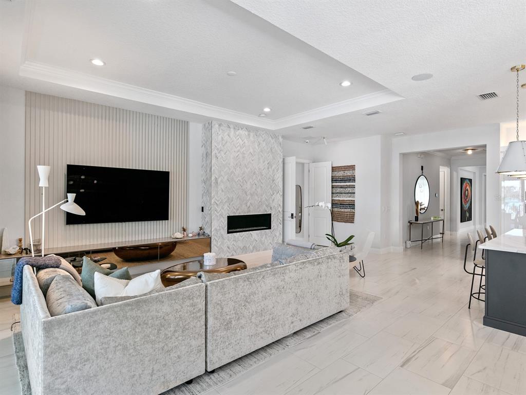 ROYAL CYPRESS PRESERVE - Residential