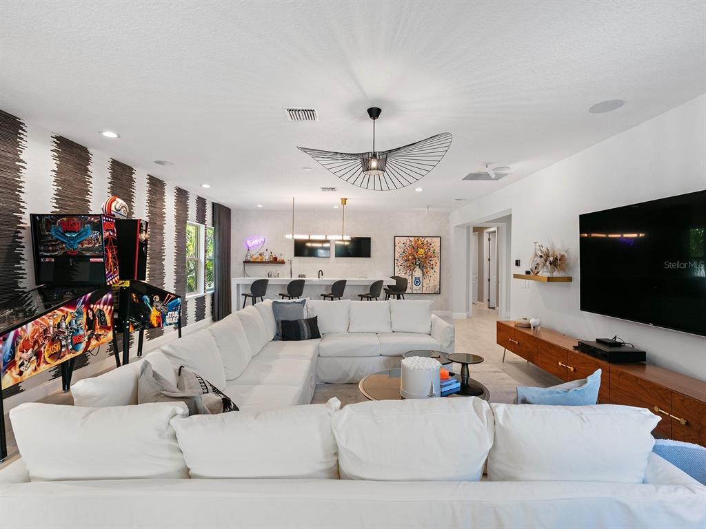 ROYAL CYPRESS PRESERVE - Residential