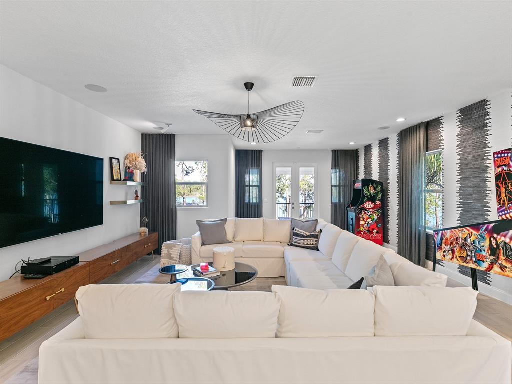 ROYAL CYPRESS PRESERVE - Residential