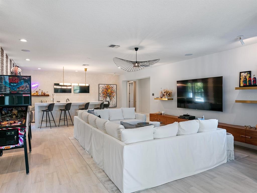 ROYAL CYPRESS PRESERVE - Residential