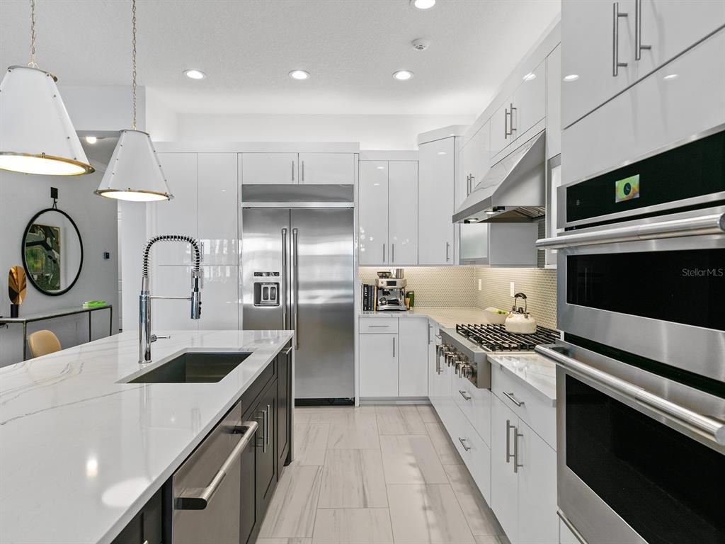 ROYAL CYPRESS PRESERVE - Residential