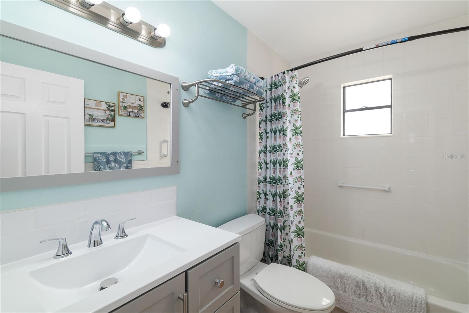 TOBERO WOODS - Residential