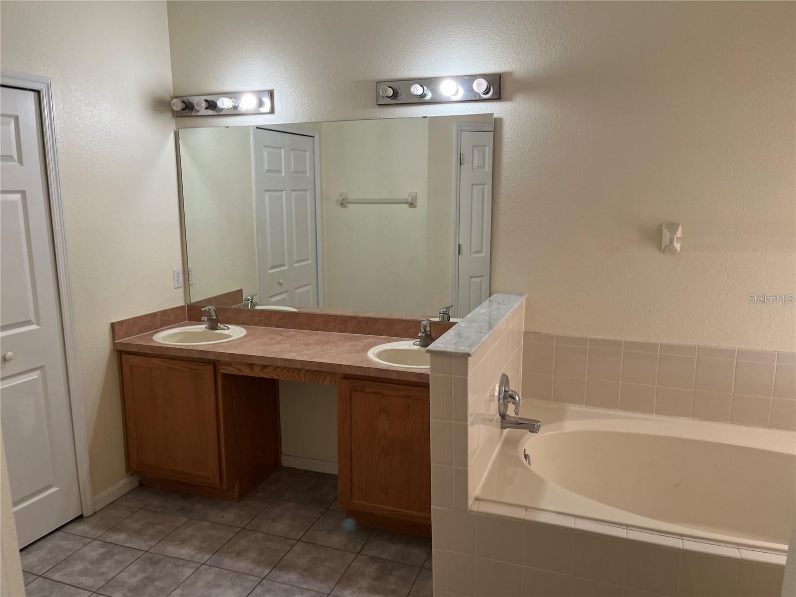 CHANLER RIDGE - Residential