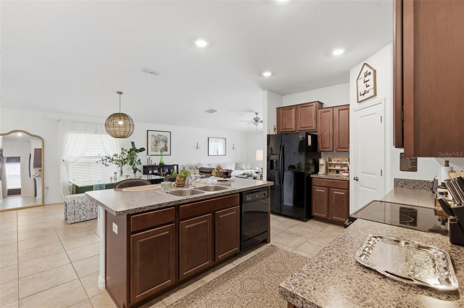 TWIN CREEKS PH 1 & 2 - Residential