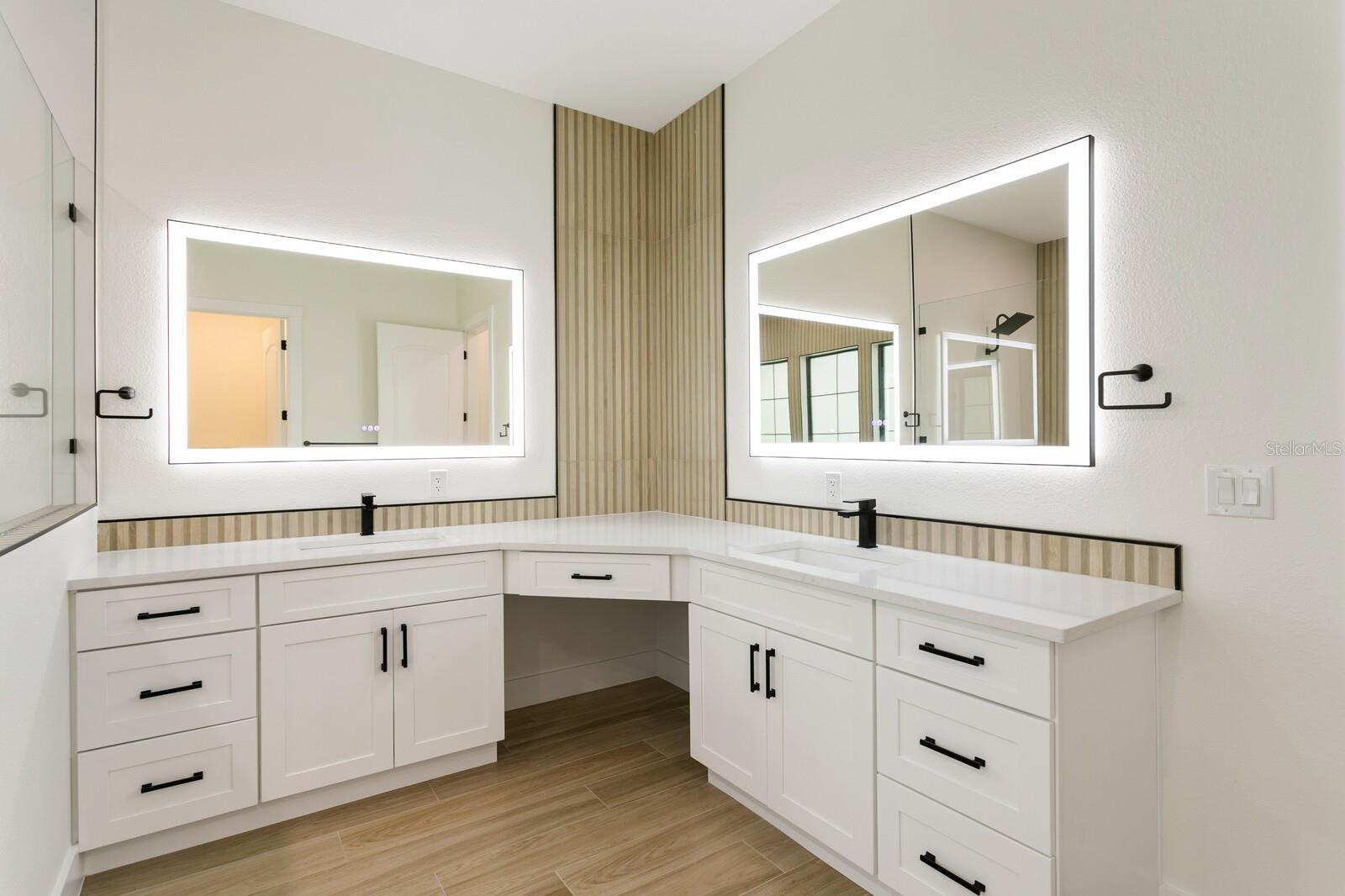 HAWK CREEK RESERVE - Residential