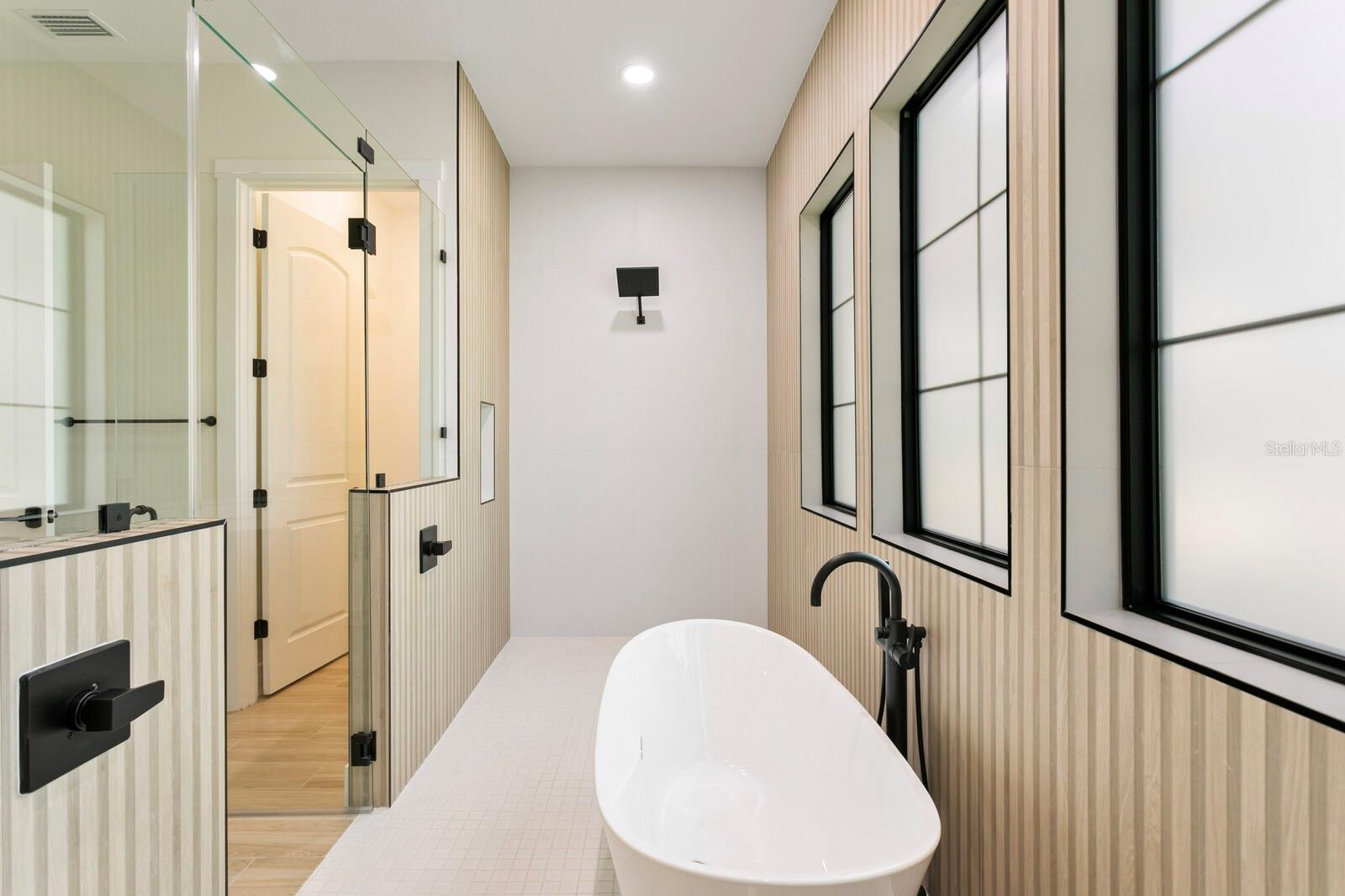 HAWK CREEK RESERVE - Residential