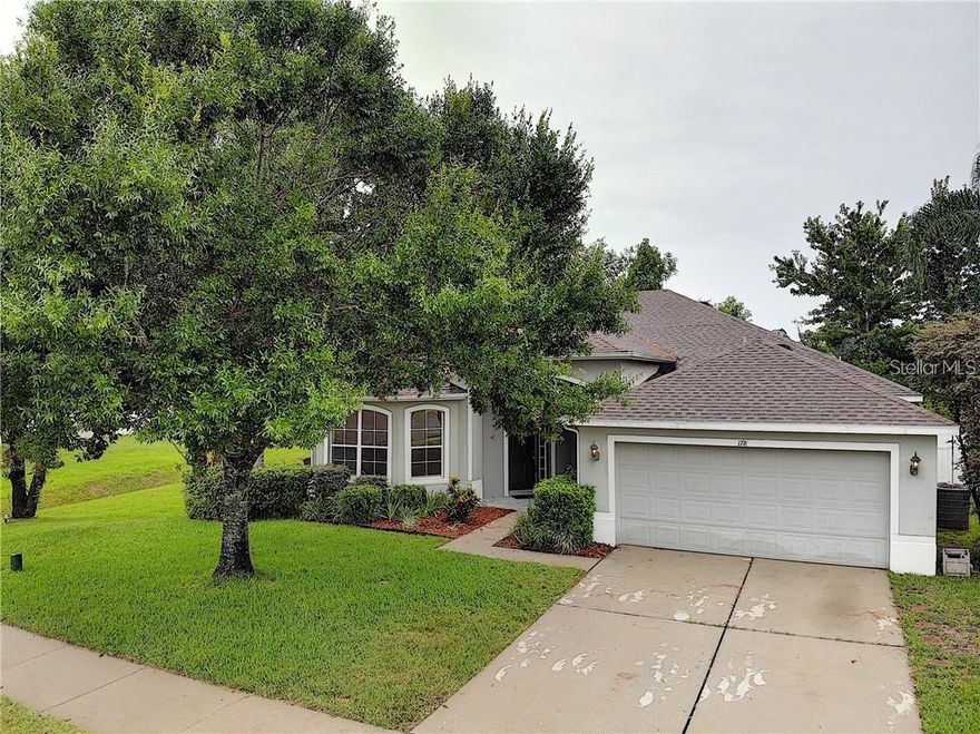 Nestled in a quiet, gated neighborhood in Sanford, this single-story home offers 2,366 square feet of comfortable and elegant living space. With a versatile floor plan, modern finishes, and a prime location close to highways, shopping, schools, and the airport, this home checks many boxes.

Key Features & Highlights
4 spacious bedrooms & 3 full bathrooms
Soaring ceilings & an open-concept great room
Formal dining room + separate living area
Master suite retreat with jetted soaking tub, separate shower, and generous walk-in closet
Bright, open kitchen with ample cabinet & counter space
Laundry room inside the home
Covered patio and fenced backyard — ideal for relaxing or entertaining
Two-car garage