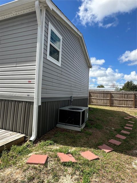 Tiny photo for 6867 NE 5th Street, Ocala, FL 34470 (MLS # OM720102)
