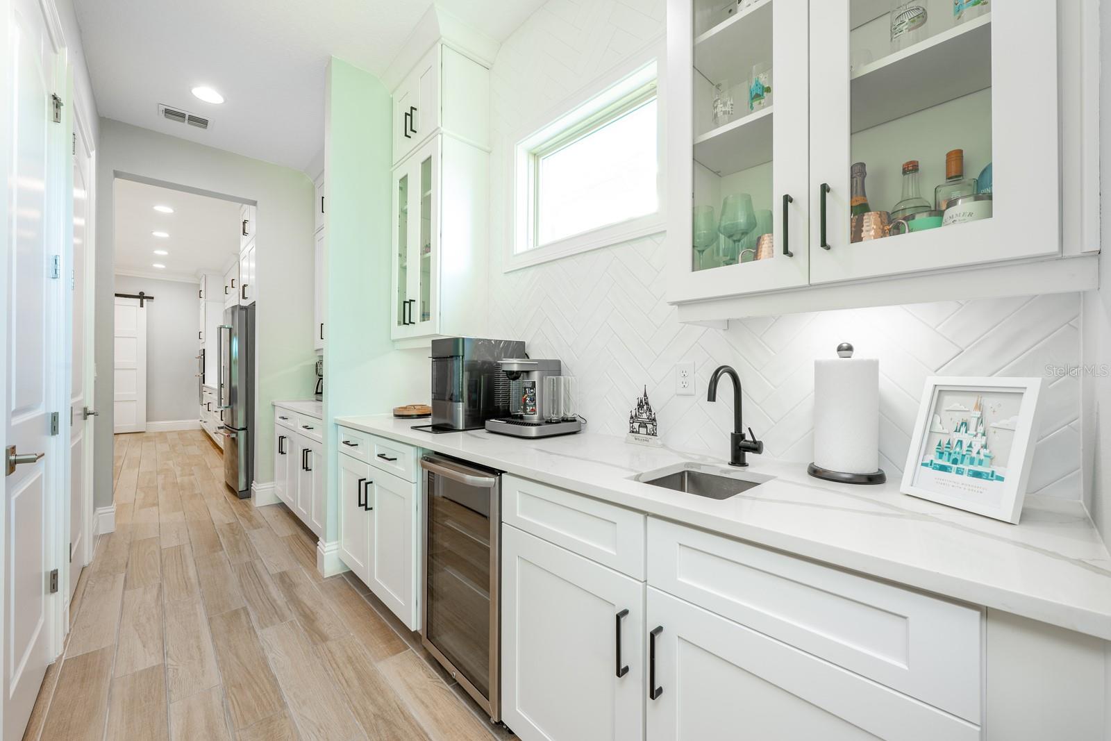 AVALON COVE - Residential