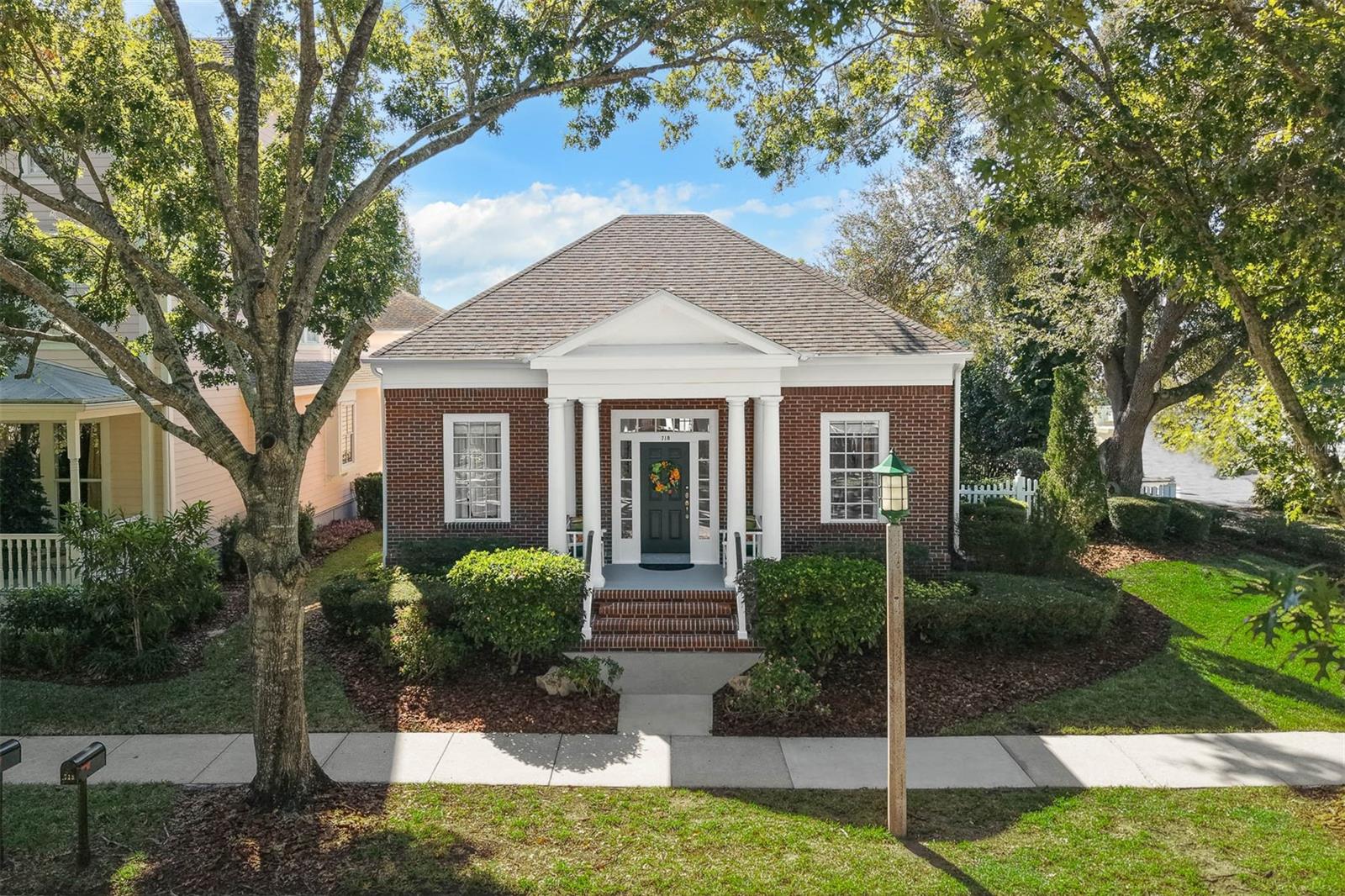 718 HONEYSUCKLE AVENUE