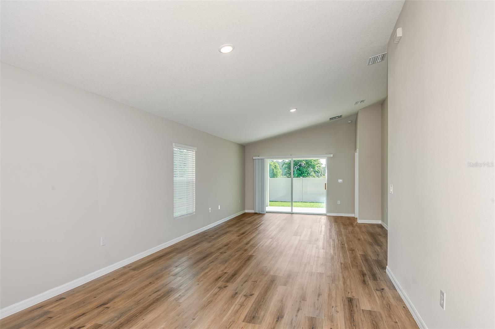 SCENIC TERRACE - Residential
