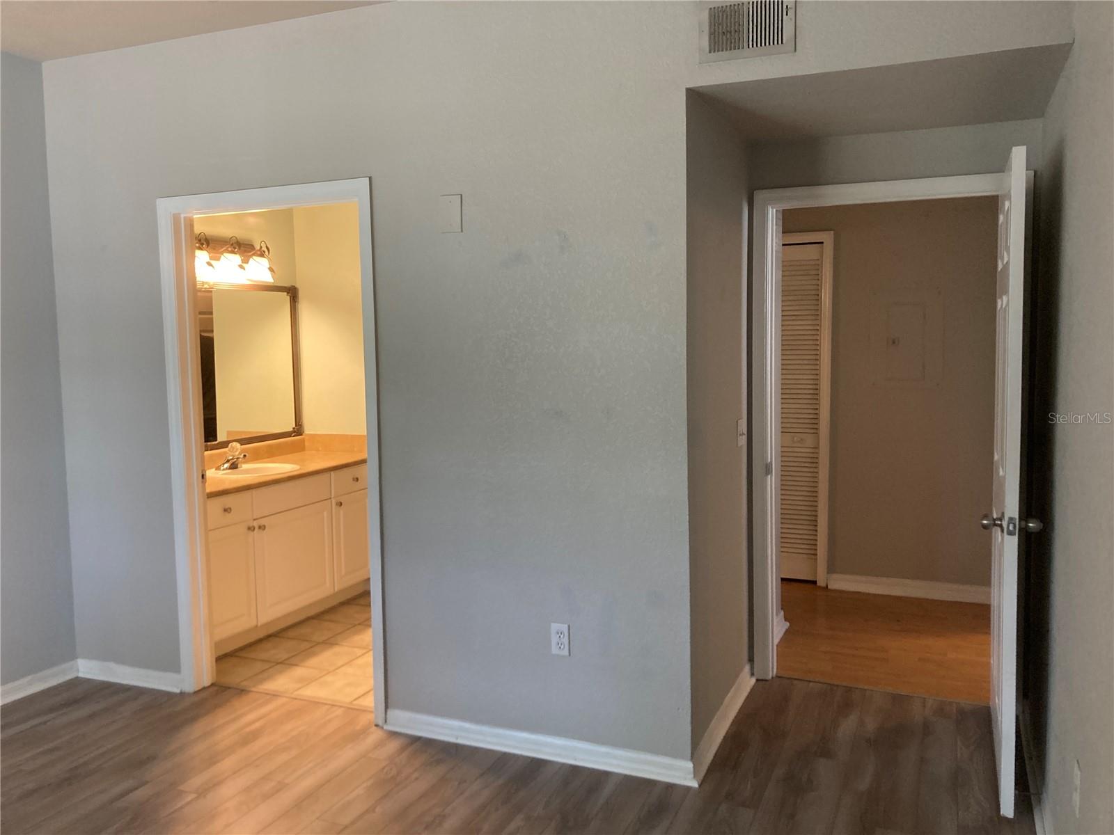 ADMIRALS WALK - Residential Lease