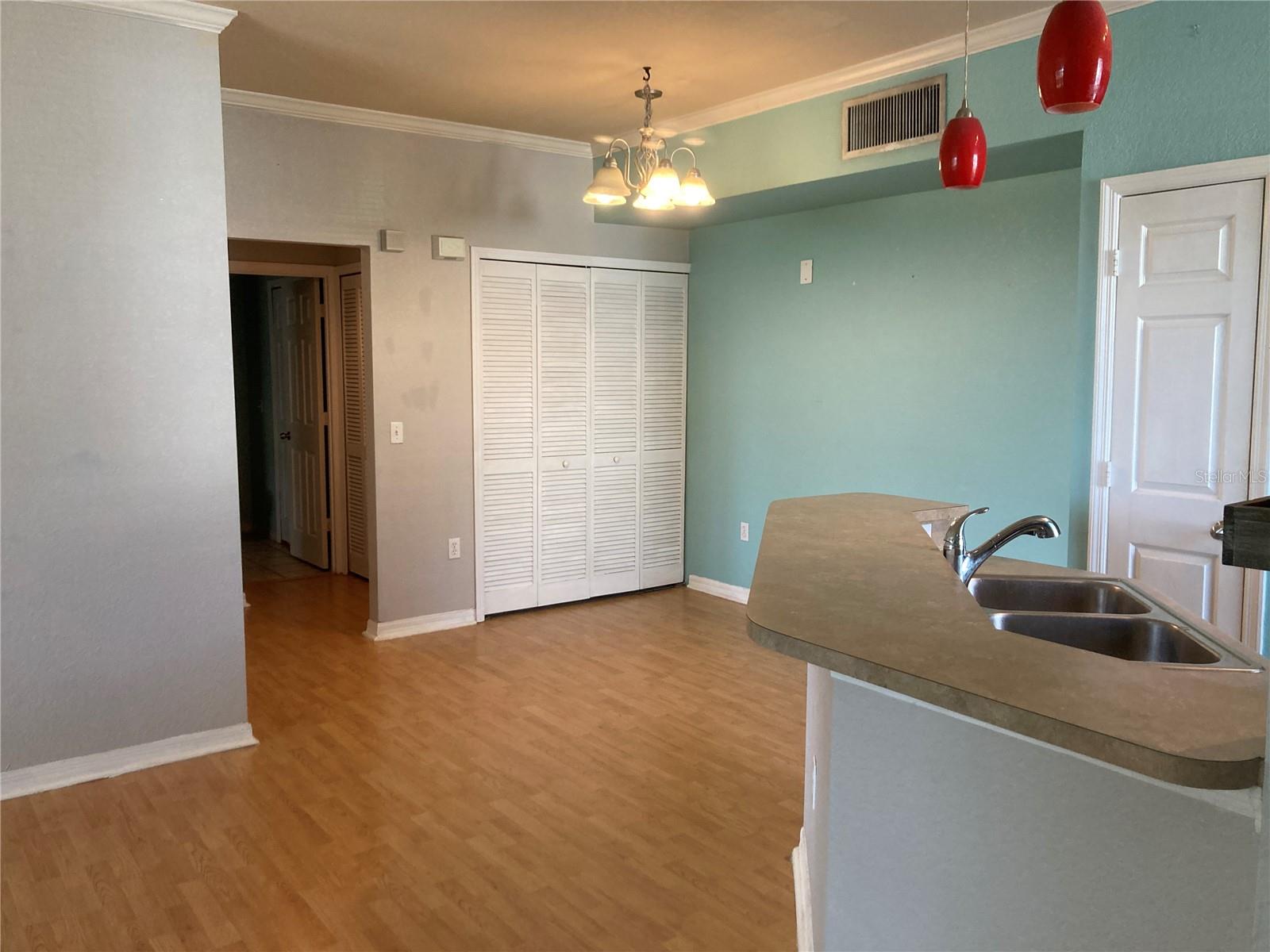 ADMIRALS WALK - Residential Lease