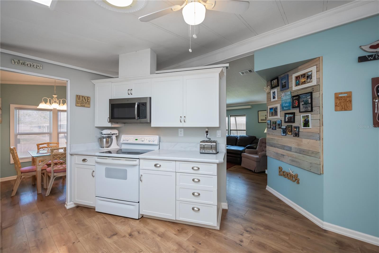 TANGERINE WOODS - Residential