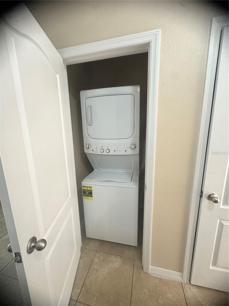 WINDSOR LAKE TWNHMS EAST - Residential