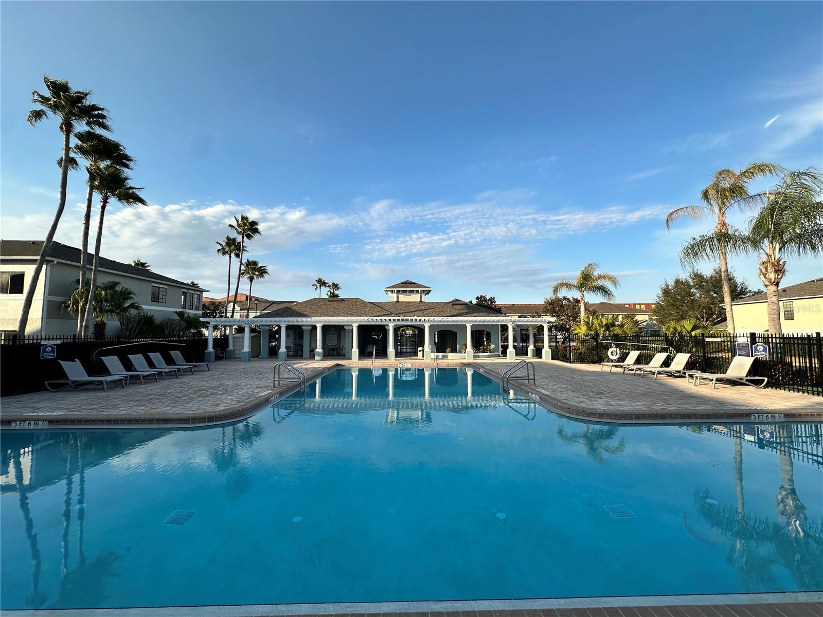 WINDSOR LAKE TWNHMS EAST - Residential