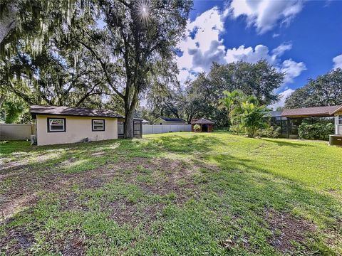 A home in WINTER HAVEN