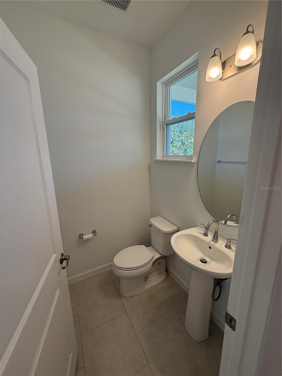 OAKS/KELLY PK PH 3A - Residential Lease