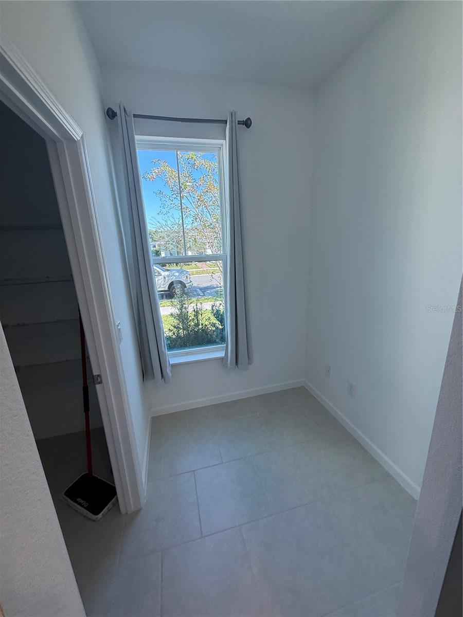 OAKS/KELLY PK PH 3A - Residential Lease