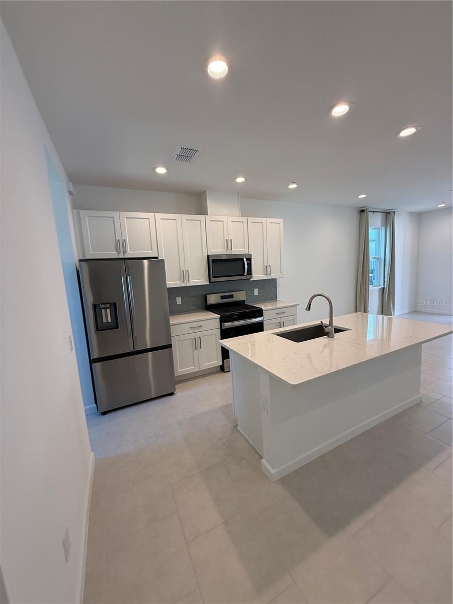 OAKS/KELLY PK PH 3A - Residential Lease