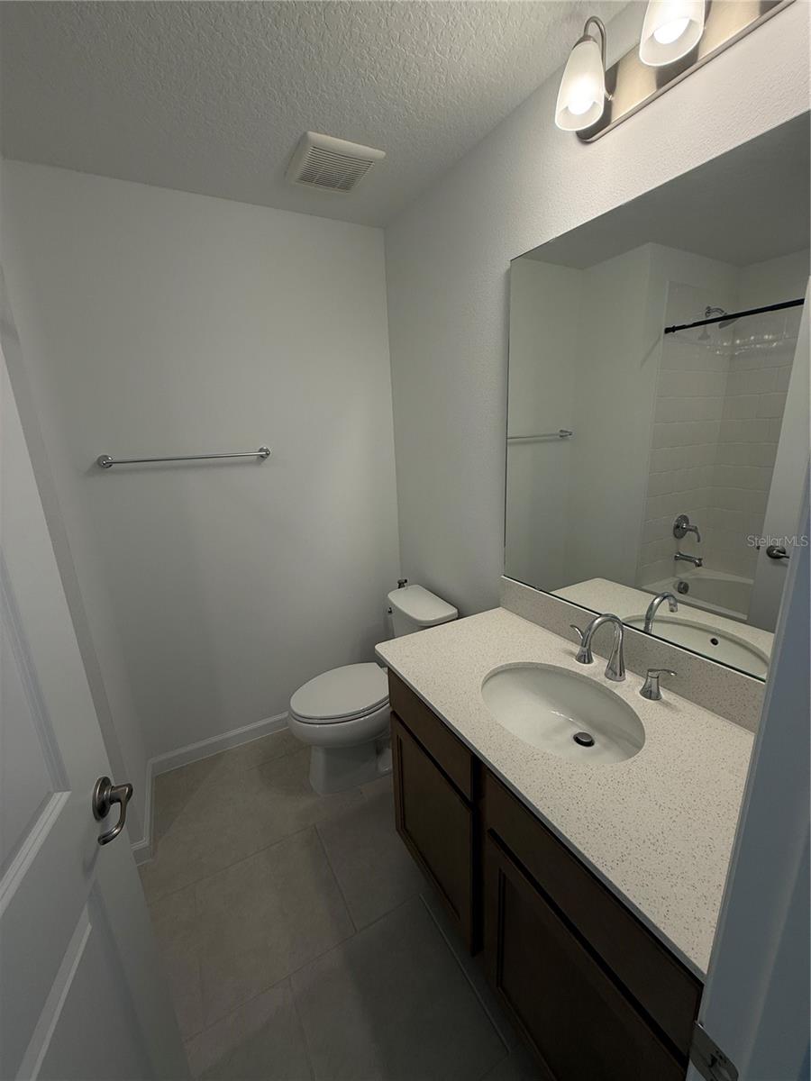 OAKS/KELLY PK PH 3A - Residential Lease