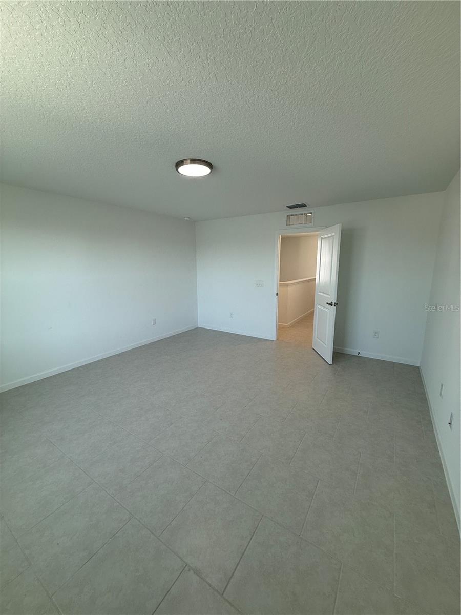 OAKS/KELLY PK PH 3A - Residential Lease