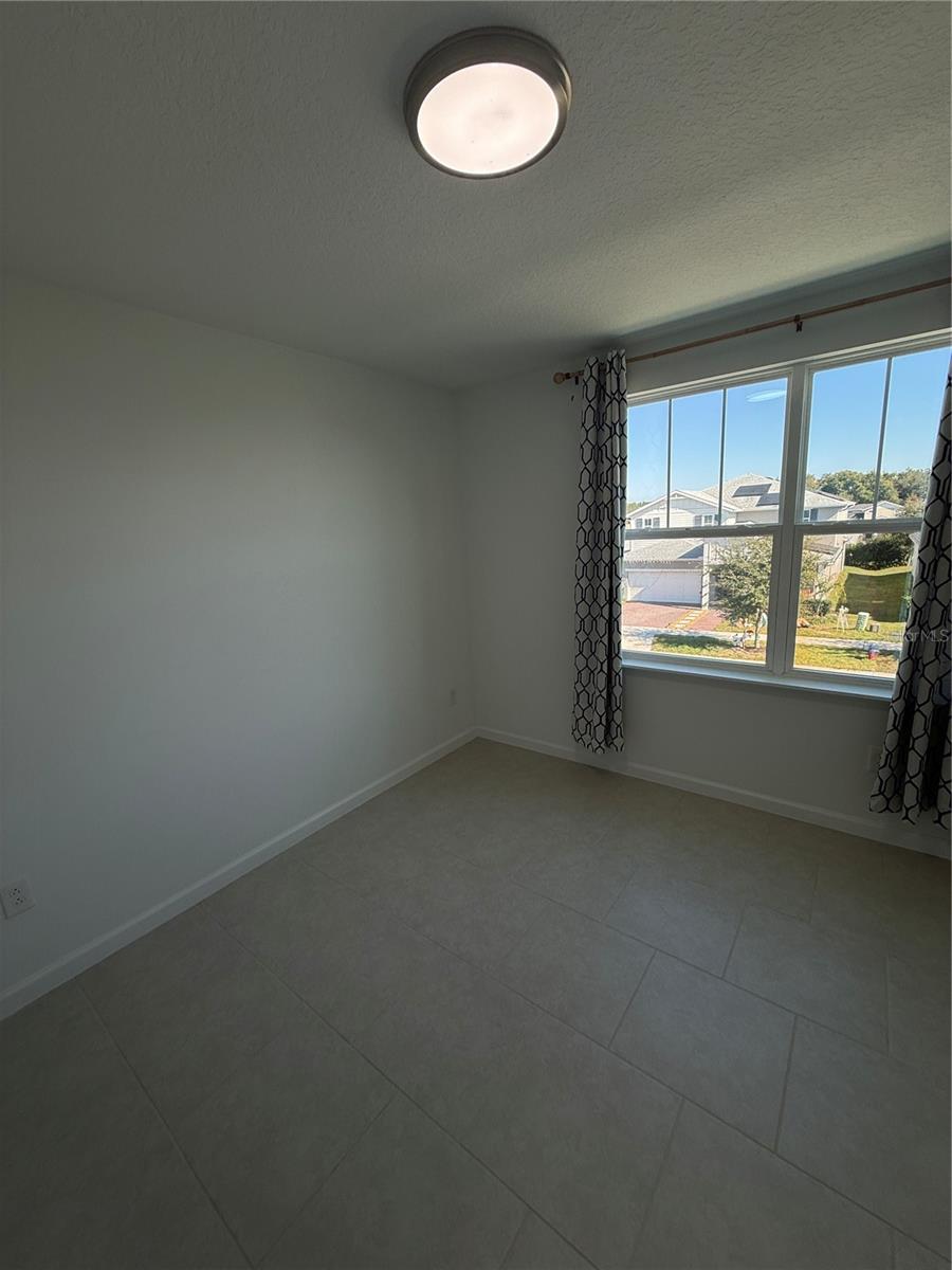 OAKS/KELLY PK PH 3A - Residential Lease