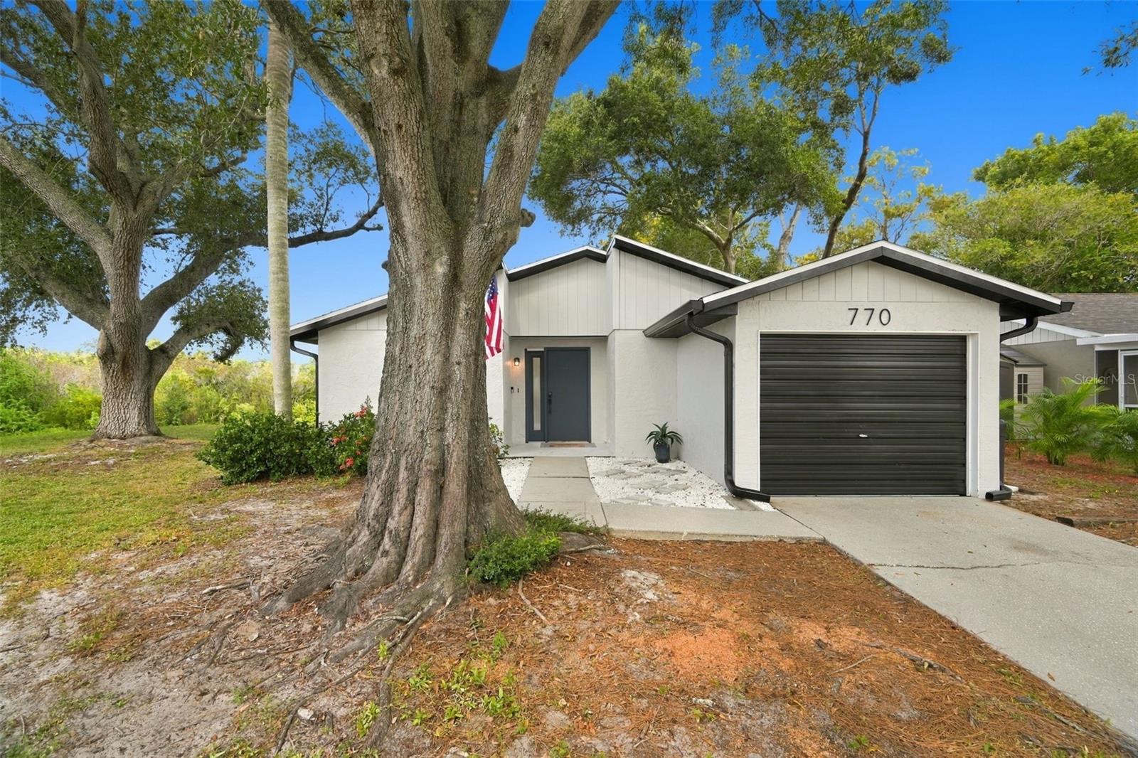 770 ARTHURS COURT