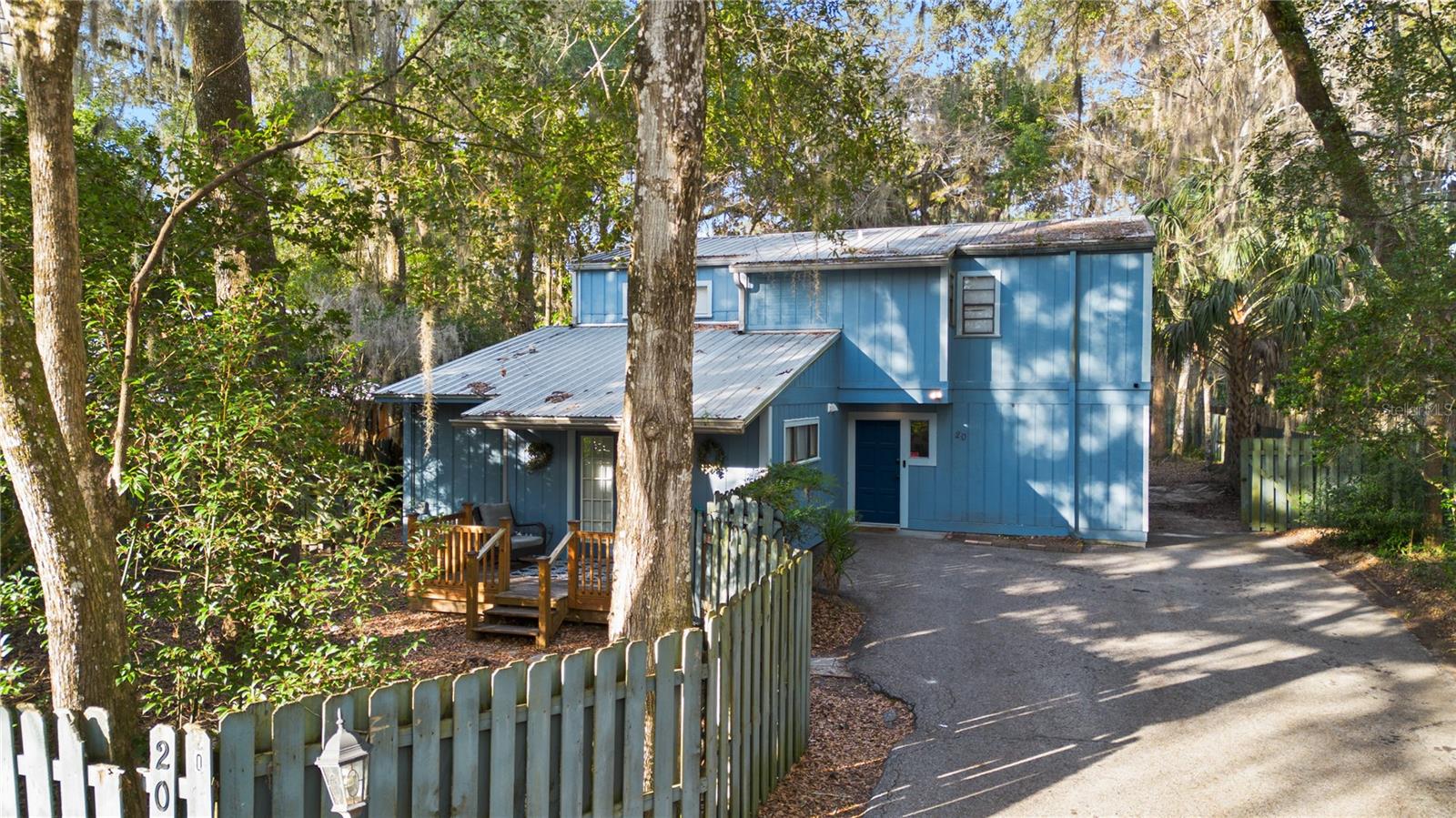 PALM TERRACE SHANNON & HOWARD REPL - Residential