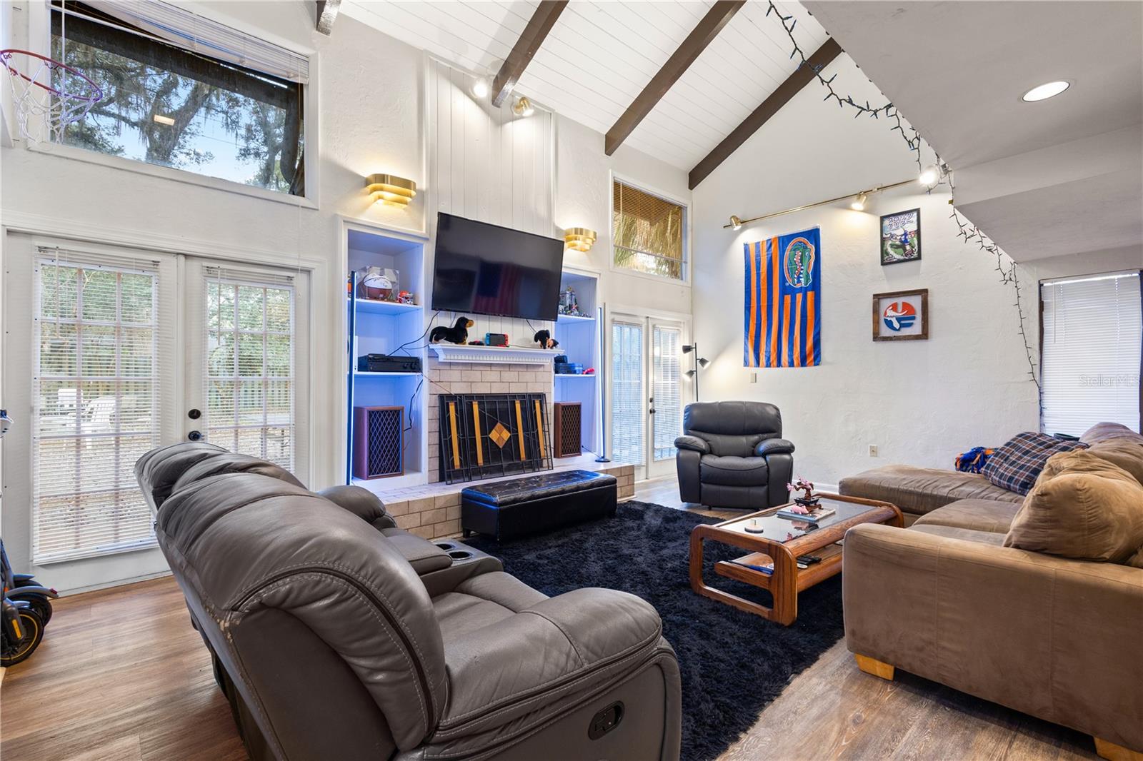 PALM TERRACE SHANNON & HOWARD REPL - Residential