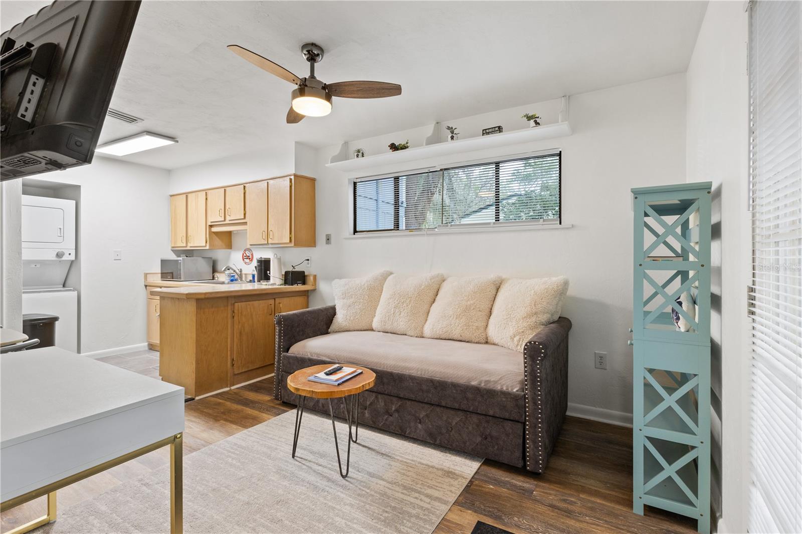 PALM TERRACE SHANNON & HOWARD REPL - Residential