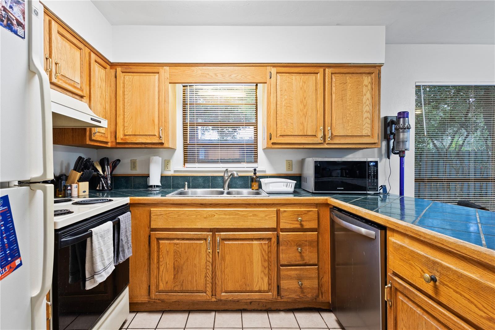 PALM TERRACE SHANNON & HOWARD REPL - Residential