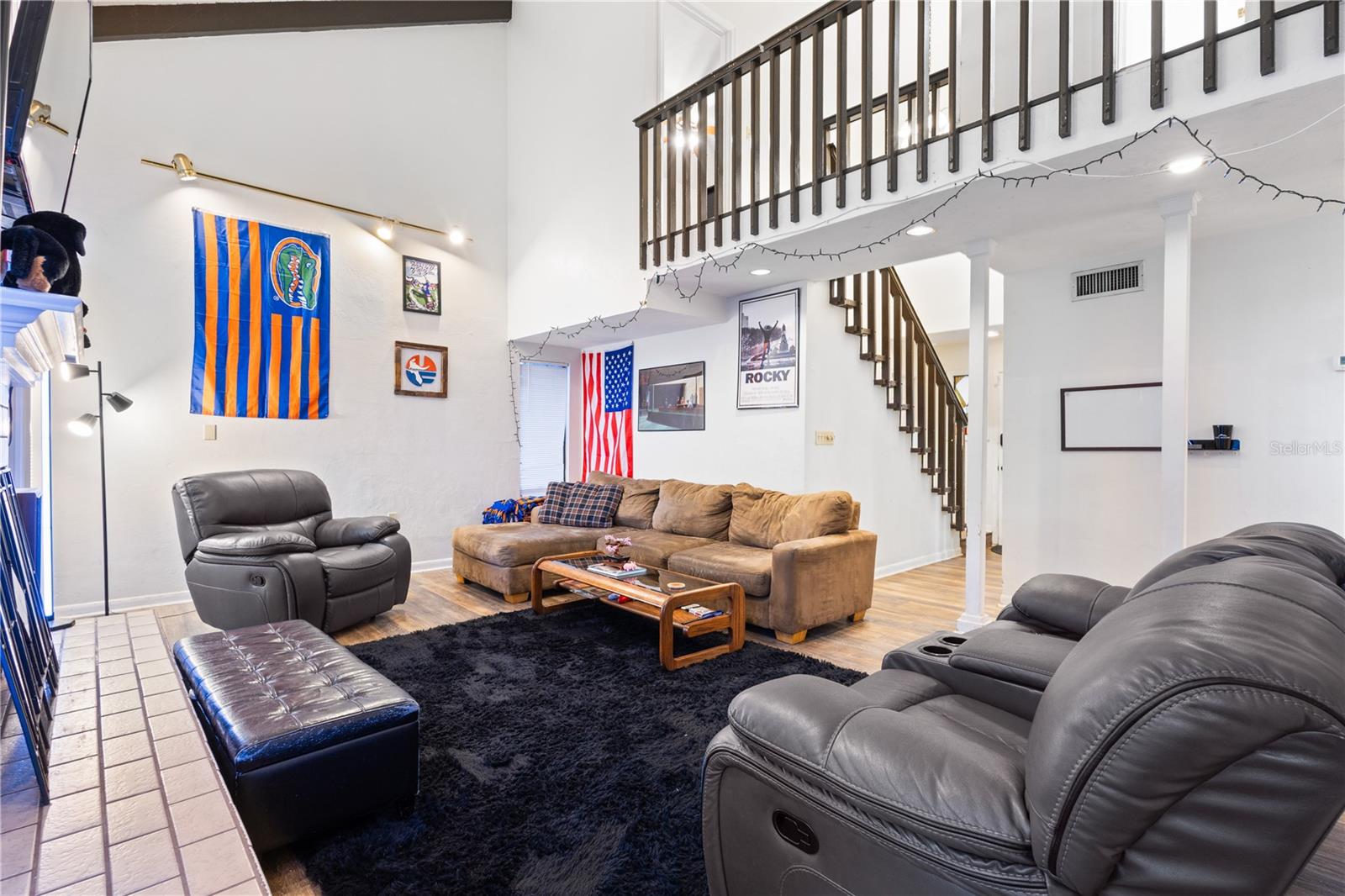 PALM TERRACE SHANNON & HOWARD REPL - Residential