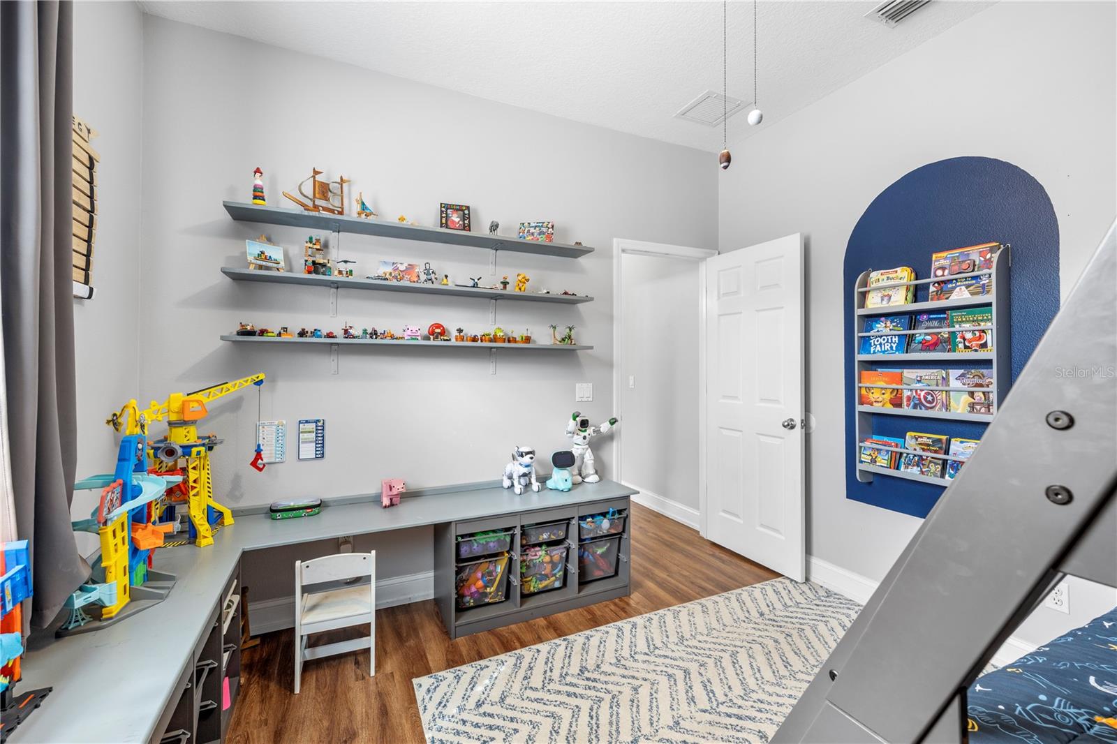 MILL CREEK PH VI - Residential