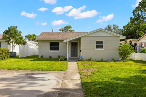 729 LYNNDALE STREET N ST PETERSBURG FL 33703