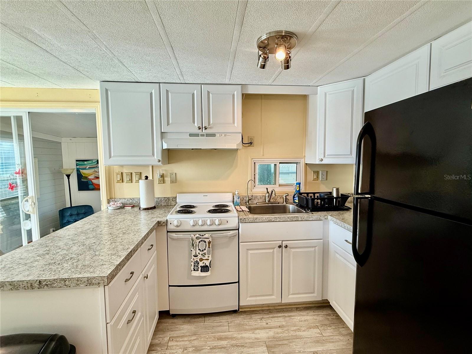 HOLIDAY TRAVEL PARK ENGLEWOOD - Residential