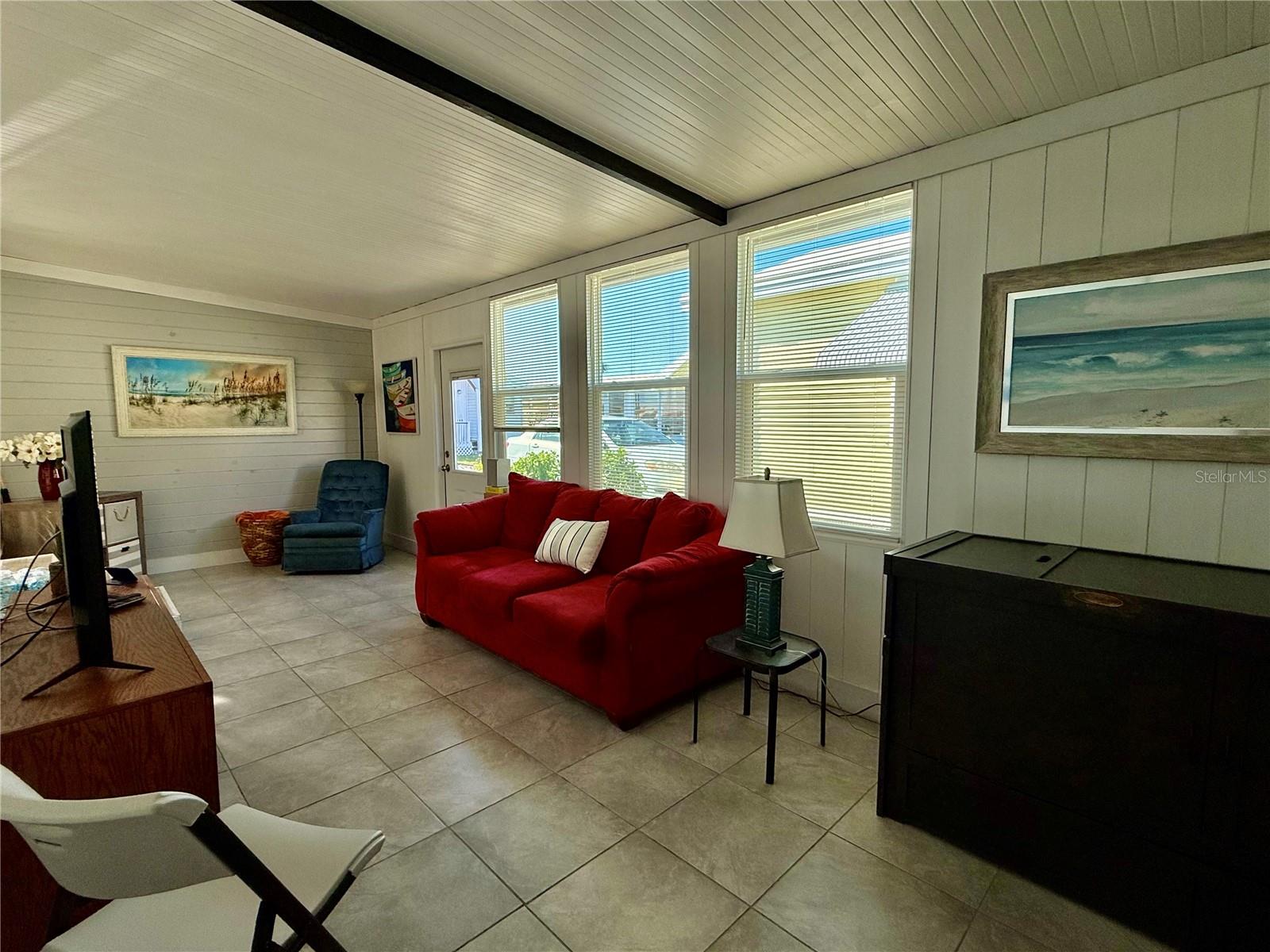 HOLIDAY TRAVEL PARK ENGLEWOOD - Residential