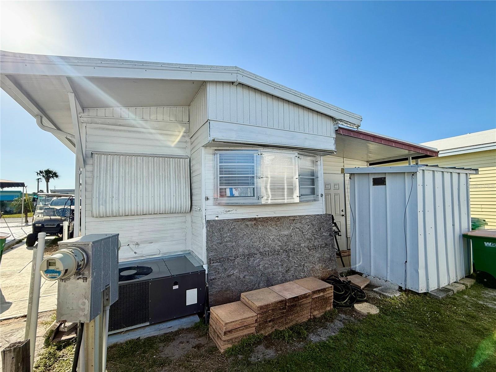 HOLIDAY TRAVEL PARK ENGLEWOOD - Residential