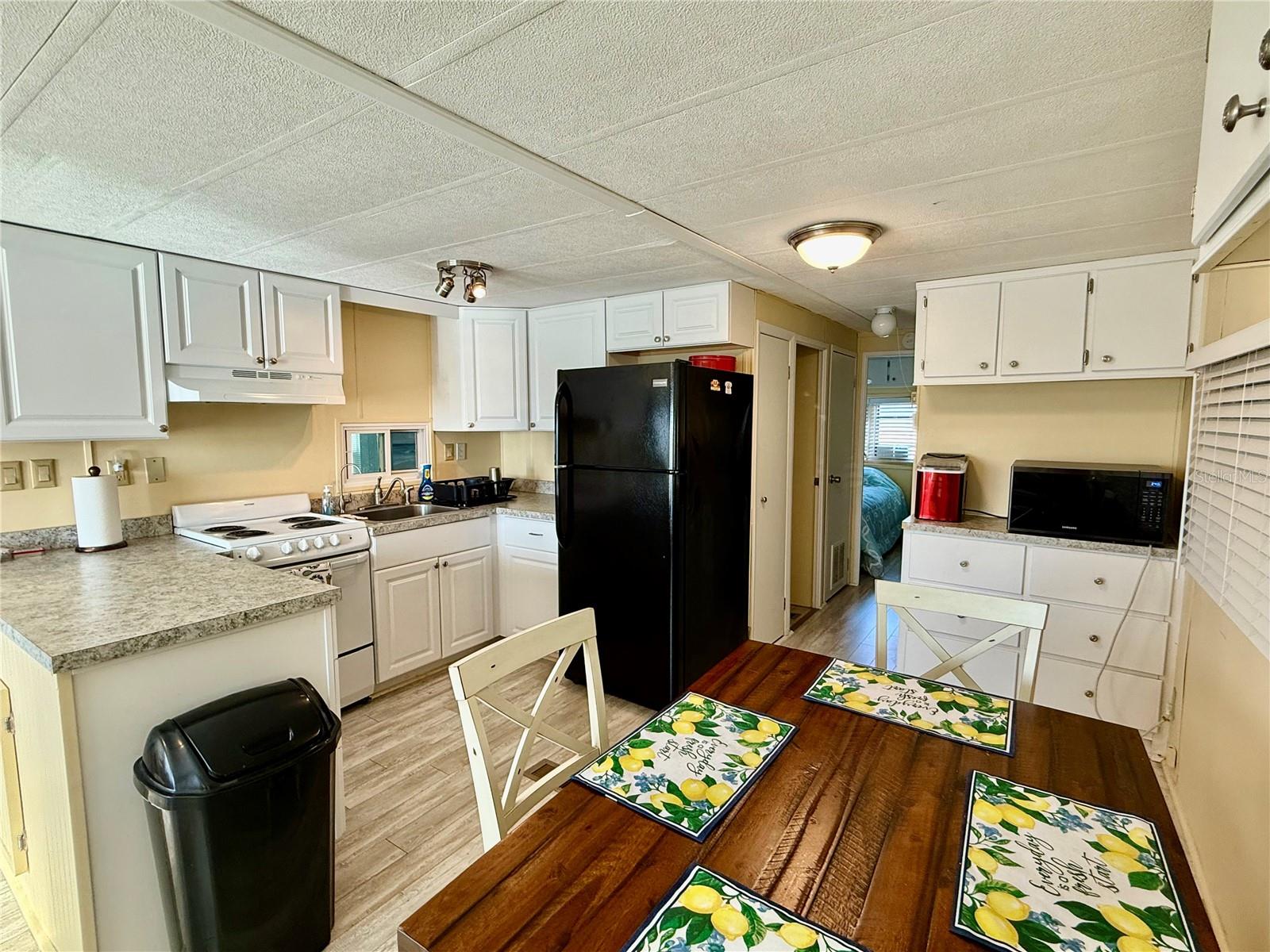 HOLIDAY TRAVEL PARK ENGLEWOOD - Residential