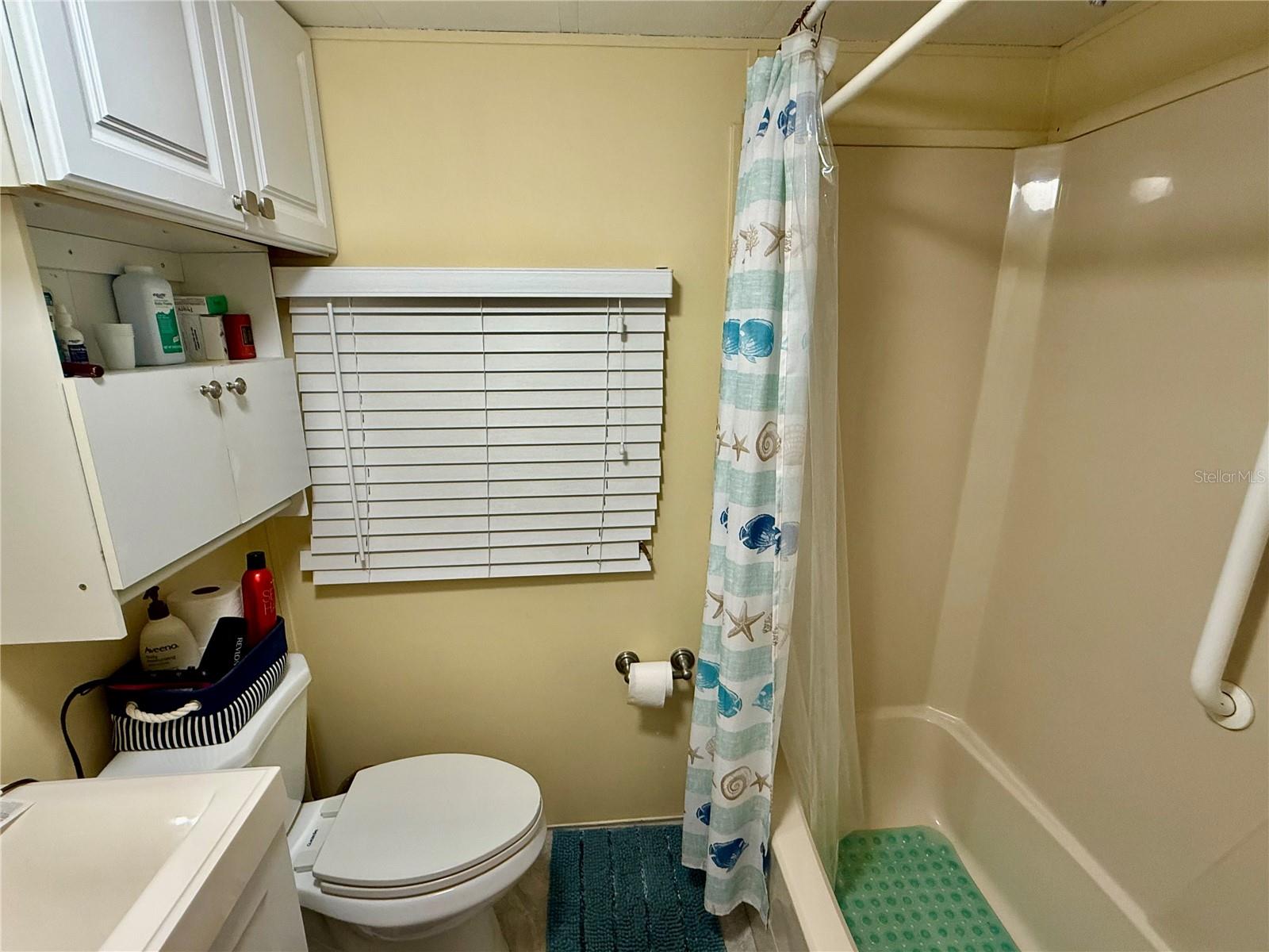 HOLIDAY TRAVEL PARK ENGLEWOOD - Residential