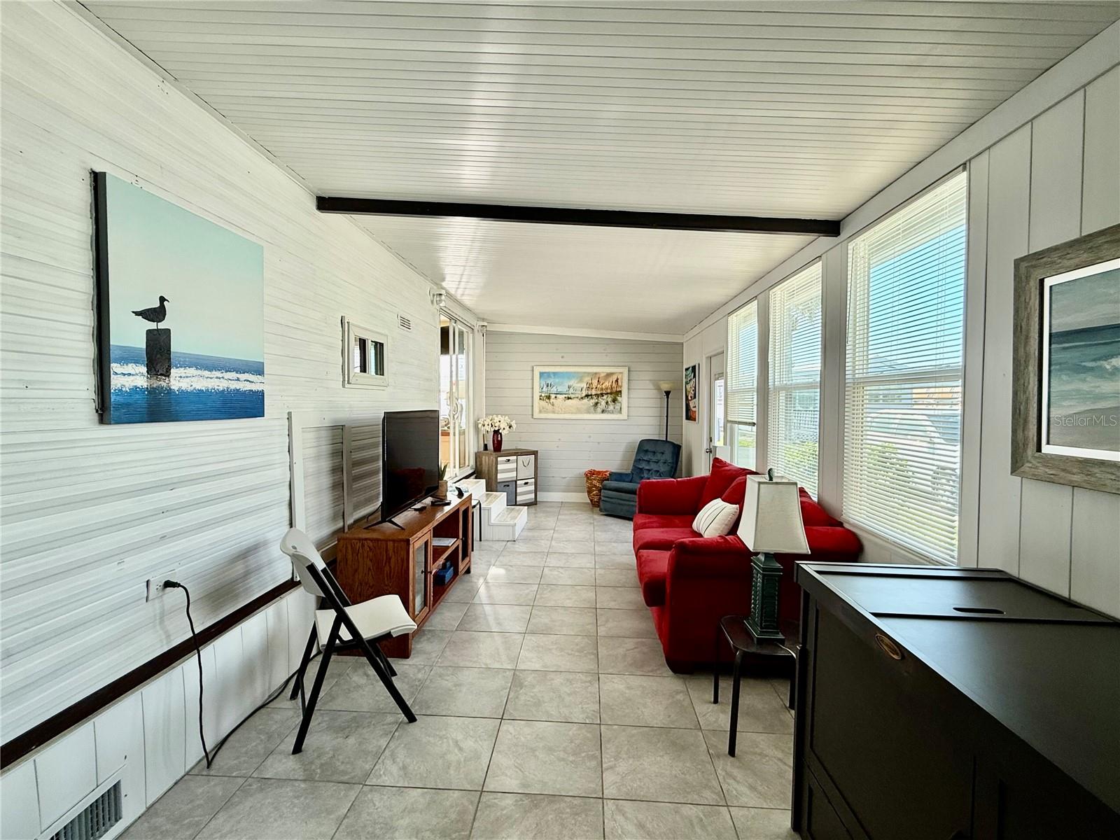 HOLIDAY TRAVEL PARK ENGLEWOOD - Residential