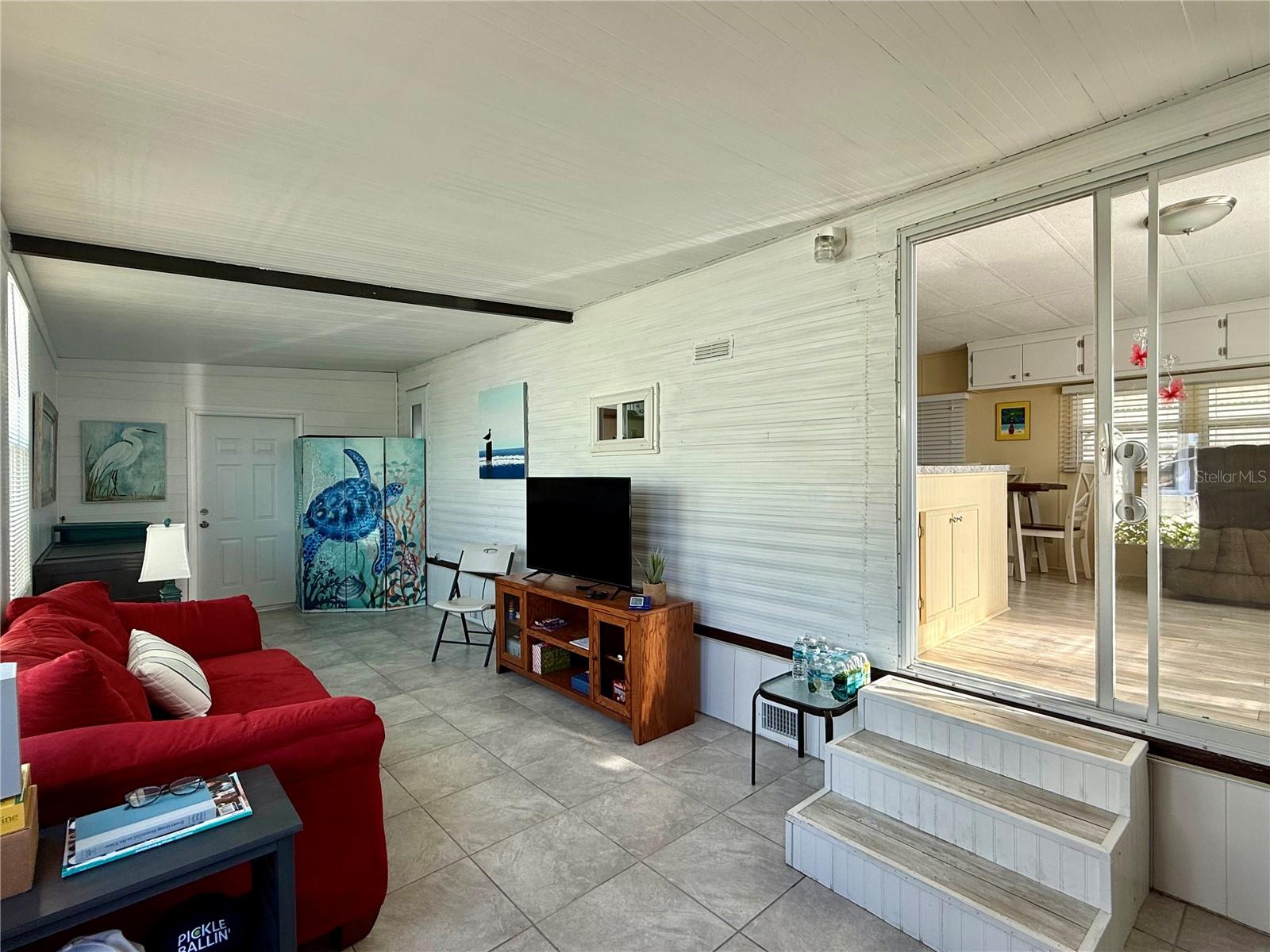 HOLIDAY TRAVEL PARK ENGLEWOOD - Residential