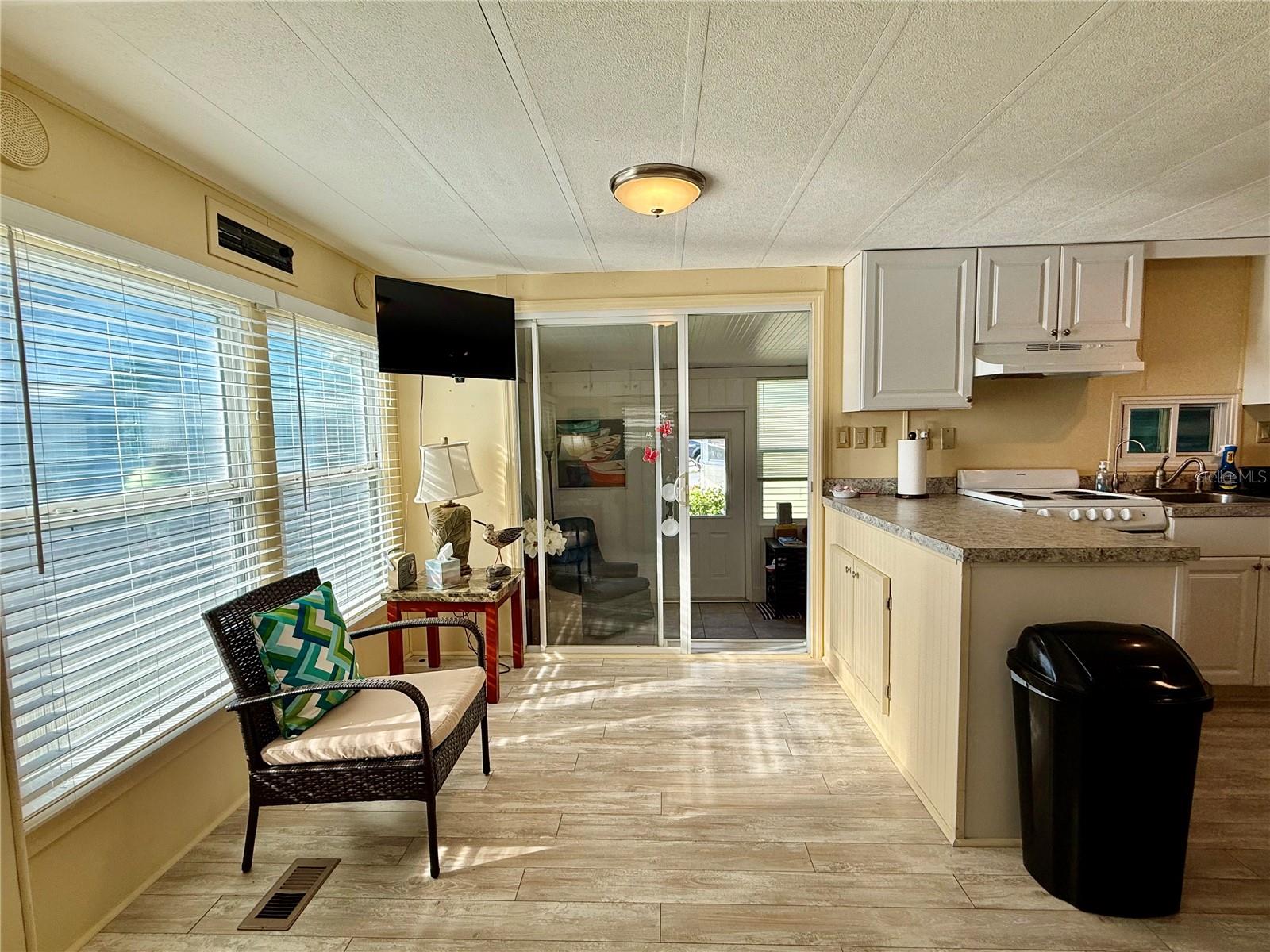 HOLIDAY TRAVEL PARK ENGLEWOOD - Residential