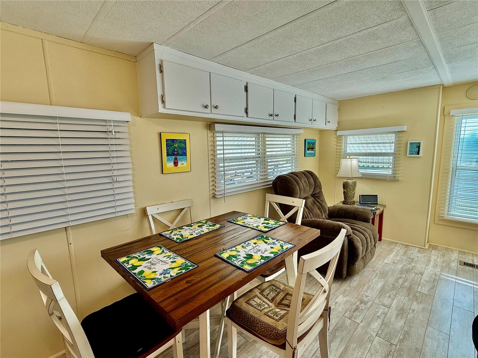 HOLIDAY TRAVEL PARK ENGLEWOOD - Residential