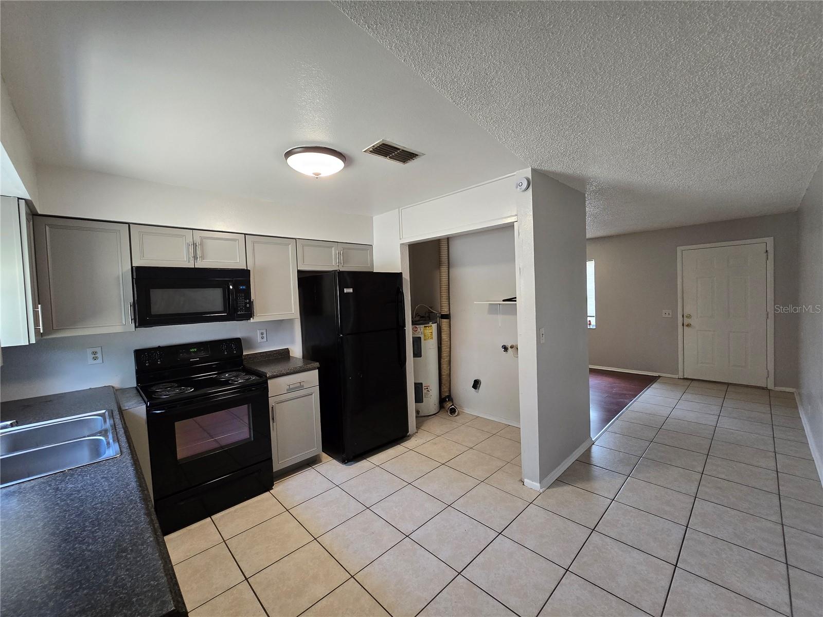 LAKE FOX SHORES - Residential Lease