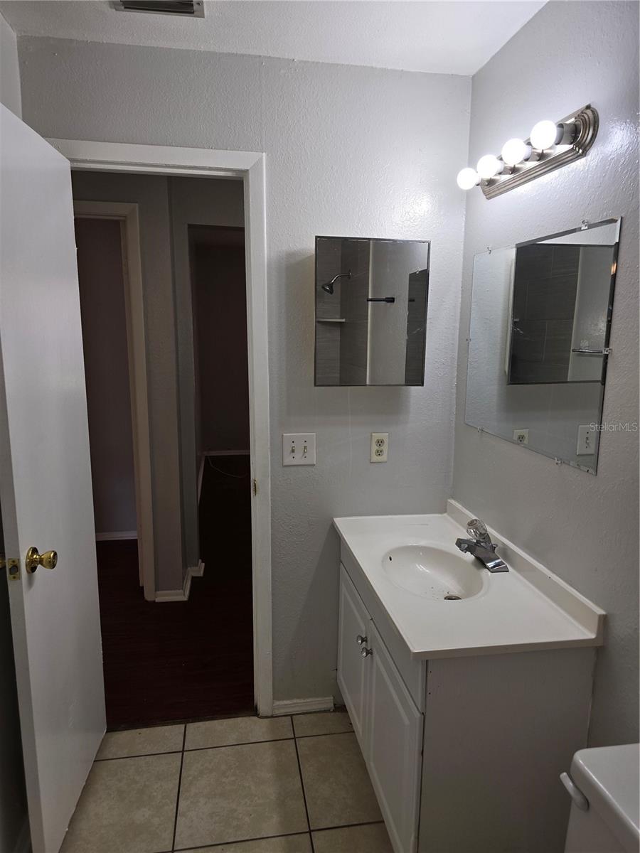 LAKE FOX SHORES - Residential Lease